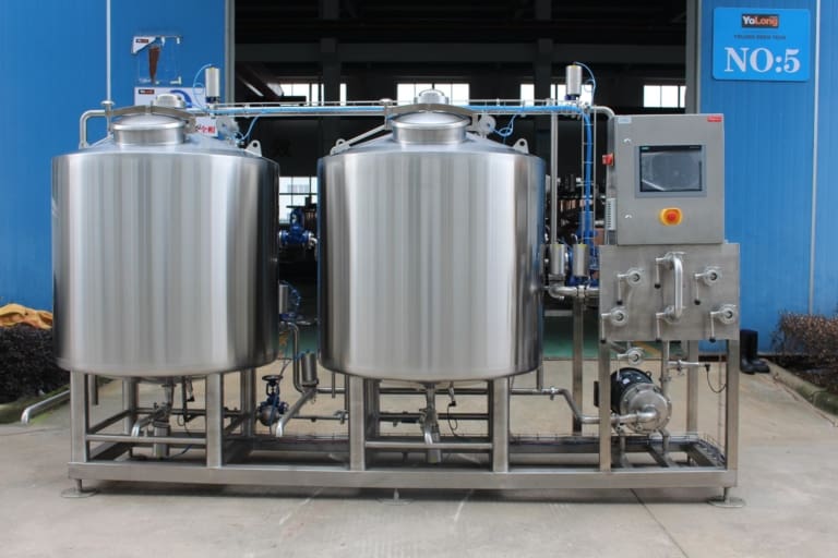 What should I pay attention to when using beer brewing equipment?