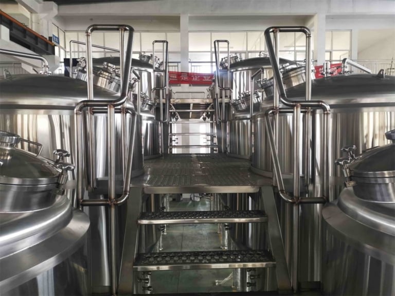 pressure tanks (6)