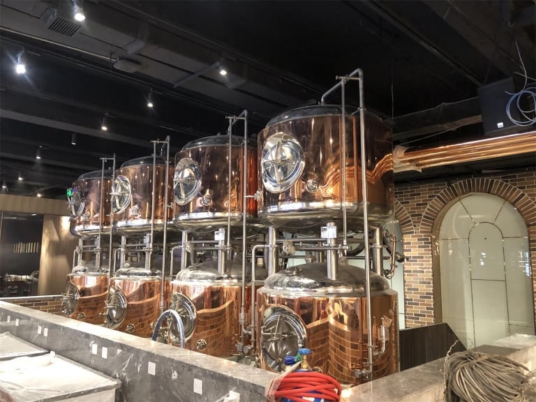 Lamborghini Brewpub / 10HL 3V Micro Brewery / Shenyang City, China