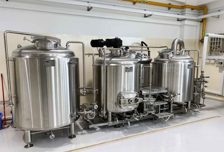 Alive Brewing Co / 5BBL 2V Micro Brewery / Singapore