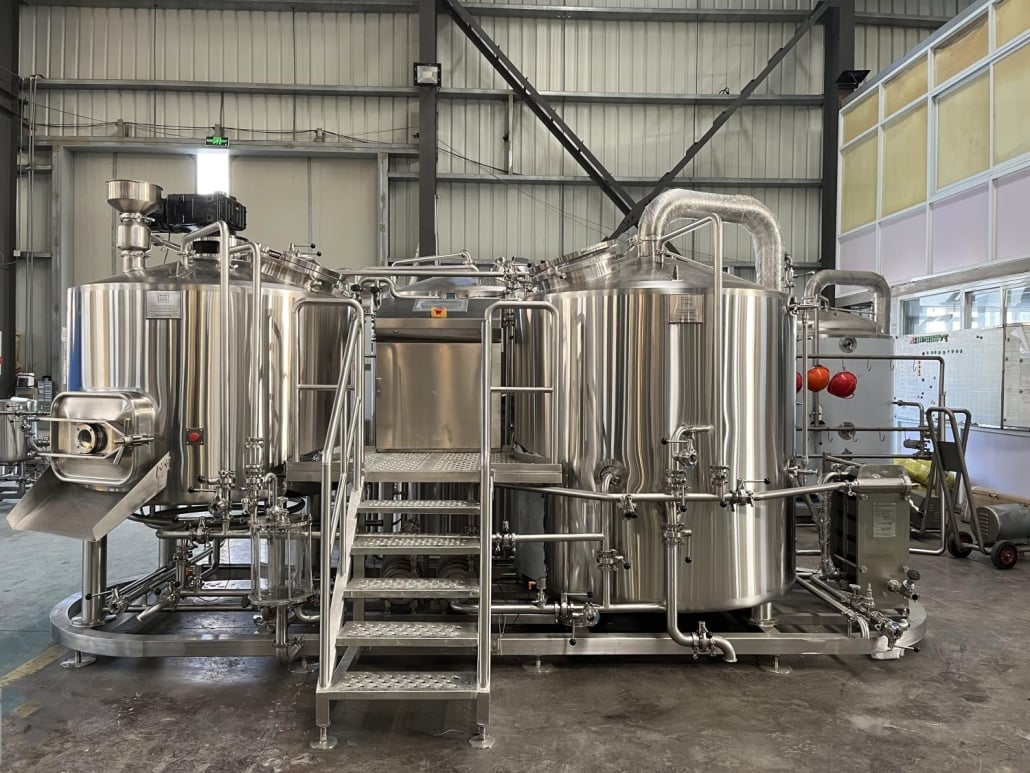 Brewing equipment with different heating methods